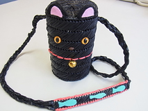 ビニールテープで作ったクロネコのポシェット♪